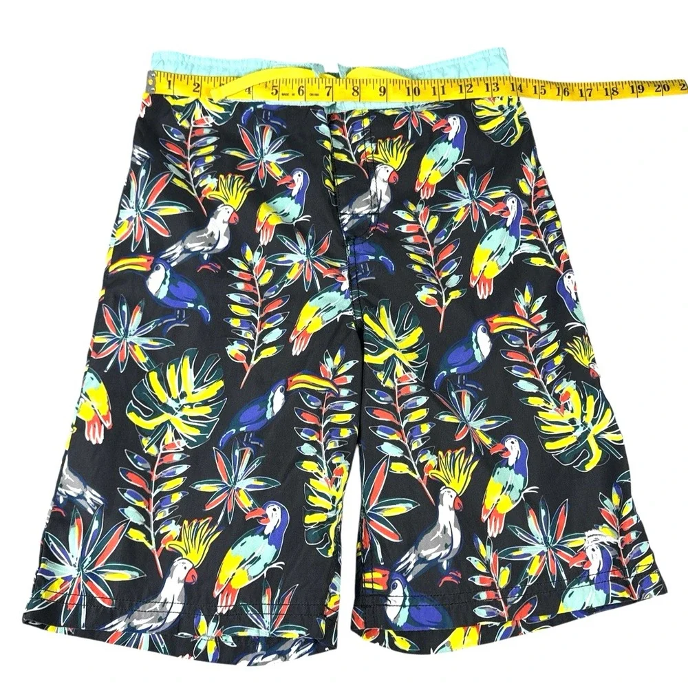 Tommy Bahama make splash